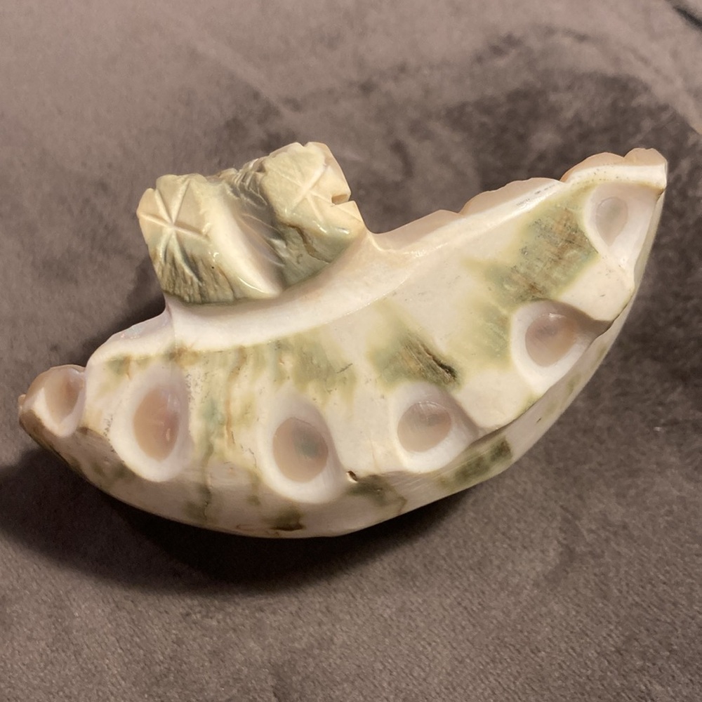 Antique Carved Green Turbo Shell Basket - Picture 8 of 9